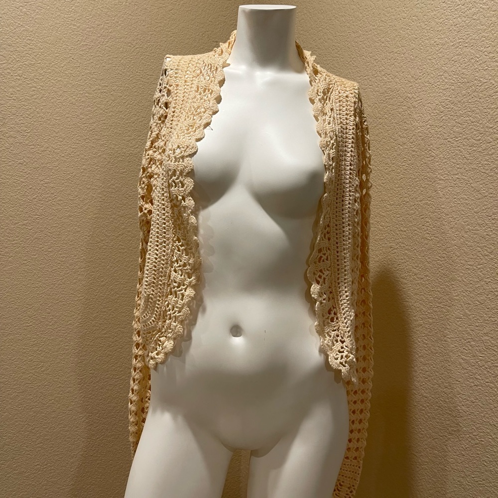 Cropped Crotchet knitted dropped shoulder cardigan